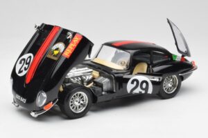 Jaguar E-Type #29 Negro Bburago 1:18 3018-M4 Metal - imagen 2 de 8