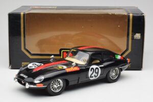Jaguar E-Type #29 Negro Bburago 1:18 3018-M4 Metal - imagen 8 de 8