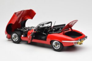 Jaguar E-Type Roadster Series III V12 Rojo AUTOart 1:18 73523 Metal - imagen 5 de 8