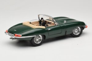 Jaguar E-Type Series 1 Roadster Verde Bburago 1:18 3016-M1 Metal - imagen 3 de 8