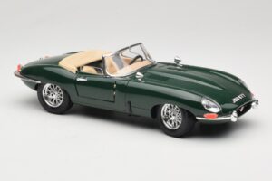 Jaguar E-Type Series 1 Roadster Verde Bburago 1:18 3016-M1 Metal - imagen 6 de 8