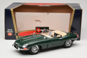 Jaguar E-Type Series 1 Roadster Verde Bburago 1:18 3016-M1 Metal - imagen 8 de 8