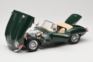 Jaguar E-Type Series 1 Roadster Verde Bburago 1:18 3016-M1 Metal - imagen 2 de 8