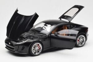 Jaguar F-Type R X152 Negro Mate AUTOart 1:18 73652 Compuesto - imagen 2 de 8