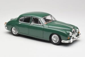Jaguar Mark II British Racing Verde & Interior Azul Maisto 1:18 59001 Metal - imagen 6 de 8