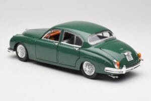 Jaguar Mark II British Racing Verde & Interior Azul Maisto 1:18 59001 Metal - imagen 7 de 8