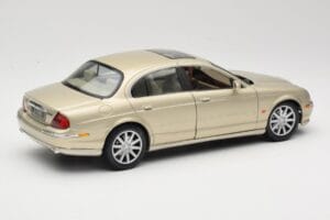 Jaguar S-Type X200 Bronce Maisto 1:18 50332 Metal - imagen 3 de 8