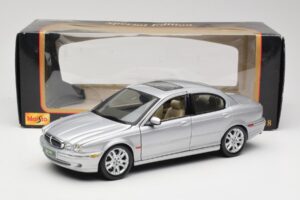 Jaguar X-Type Plata Maisto 1:18 7271328 Metal - imagen 8 de 8