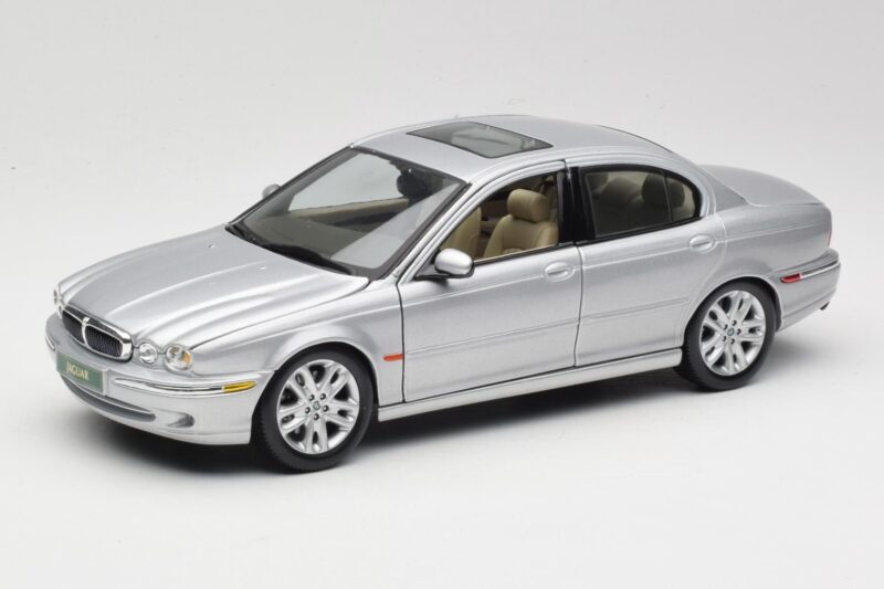 Jaguar X-Type Plata Maisto 1:18 7271328 Metal
