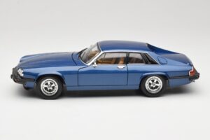 Jaguar XJ-S Azul Road Signature 1:18 92658 Metal - imagen 4 de 8