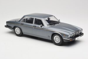 Jaguar XJ Series III Metallic Grey MCG 1:18 MCG18177 Metal - imagen 4 de 6