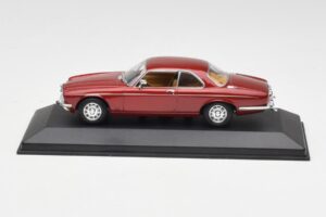 Jaguar XJ12 Coupe Regency Rojo Minichamps 1:43 400130461 Metal