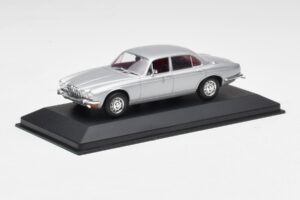 Jaguar XJ12 Series II Plata Minichamps 1:43 400130401 Metal - imagen 2 de 4