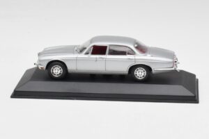 Jaguar XJ12 Series II Plata Minichamps 1:43 400130401 Metal