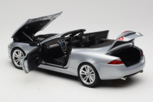 Jaguar XK X150 Descapotable Plateado Minichamps 1:18 153130533 Metal - imagen 5 de 8