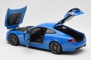 Jaguar XKR-S X150 French Racing Azul AUTOart 1:18 73641 Metal - imagen 5 de 8