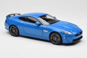 Jaguar XKR-S X150 French Racing Azul AUTOart 1:18 73641 Metal - imagen 6 de 8