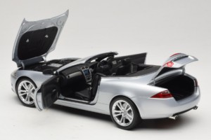 Jaguar XK X150 Descapotable Plata Minichamps 1:18 150130531 Metal - imagen 5 de 8
