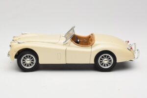 Jaguar XK120 Blanco Eduscho 1:18 7482-1HTH Metal - imagen 4 de 8