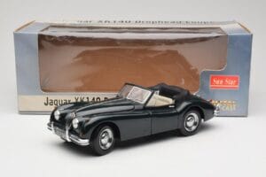 Jaguar XK140 Drophead Coupe Negro Sun Star 1:18 2802 Metal - imagen 8 de 8