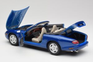 Jaguar XK8 X100 Descapotable Azure Azul Maisto 1:18 50286 Metal - imagen 5 de 8