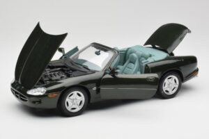 Jaguar XK8 X100 Descapotable British Racing Verde Maisto 1:18 50285 Metal - imagen 2 de 8