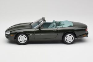 Jaguar XK8 X100 Descapotable British Racing Verde Maisto 1:18 50285 Metal - imagen 4 de 8