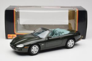 Jaguar XK8 X100 Descapotable British Racing Verde Maisto 1:18 50285 Metal - imagen 8 de 8