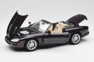 Jaguar XKR X100 Descapotable Gris Maisto 1:18 50331 Metal - imagen 2 de 8