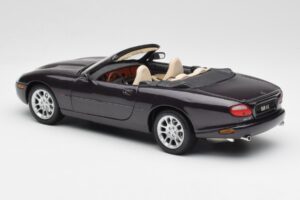 Jaguar XKR X100 Descapotable Gris Maisto 1:18 50331 Metal - imagen 7 de 8