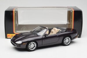 Jaguar XKR X100 Descapotable Gris Maisto 1:18 50331 Metal - imagen 8 de 8