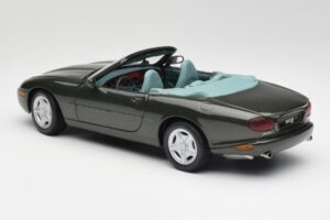 Jaguar XKR X100 Descapotable Verde Maisto 1:18 37800-M1 Metal - imagen 7 de 8
