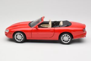 Jaguar XKR X100 Rojo Maisto 1:18 50330 Metal - imagen 4 de 8