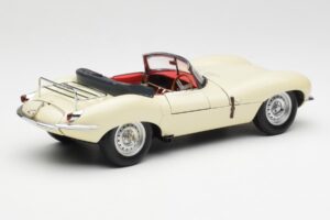 Jaguar XKSS Crema AUTOart 1:18 73512 Metal - imagen 3 de 8