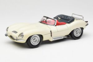 Jaguar XKSS Crema AUTOart 1:18 73512 Metal