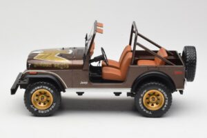 Jeep CJ-7 Golden Eagle Verde MCG 1:18 MCG18109 Metal - imagen 3 de 6