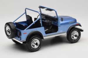 Jeep CJ-7 Laredo Azul MCG 1:18 MCG18553 Metal - imagen 2 de 6