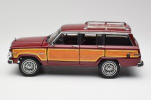 Jeep Grand Wagoneer Classic Rojo AUTOart 1:18 74002 Metal - imagen 4 de 8