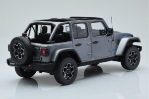 Jeep Wrangler 4xe Plata GT Spirit 1:18 GT419 Resina - imagen 2 de 6