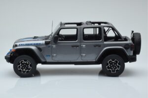 Jeep Wrangler 4xe Plata GT Spirit 1:18 GT419 Resina - imagen 3 de 6