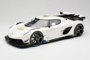 Koenigsegg Jesko Attack Crystal White Pearl GT Spirit 1:12 GT501 Resina
