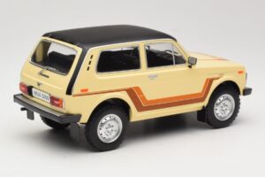 Lada Niva 2121 California Beige MCG 1:18 MCG18004 Metal - imagen 2 de 6