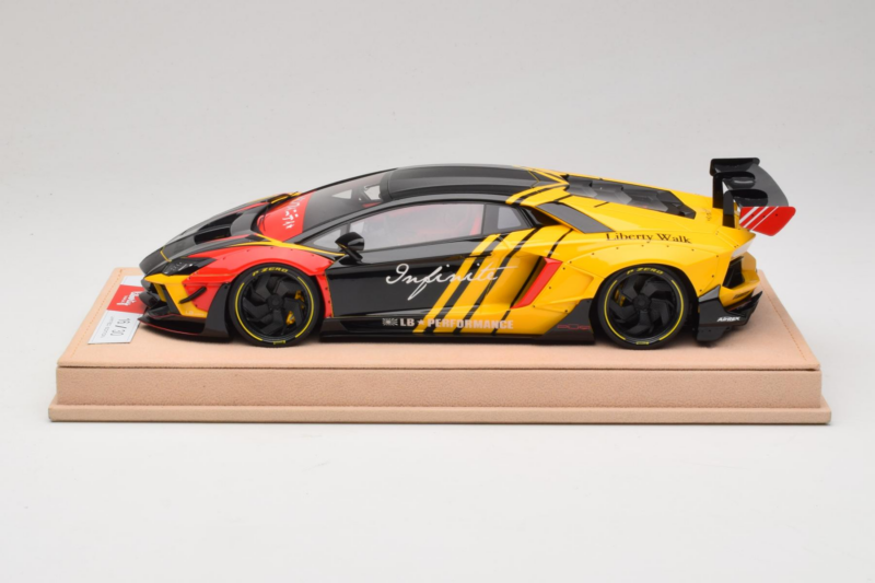 Lamborghini Aventador Liberty Walk Infinite Negro Amarillo Timothy & Pierre 1:18 REMC035 Metal