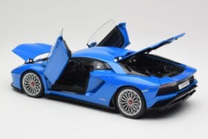 Lamborghini Aventador S LP740-4 Blue Nila AUTOart 1:18 79134 Metal - imagen 5 de 8