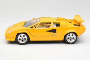 Lamborghini Countach Amarillo Bburago 1:18 3037 Metal - imagen 4 de 8