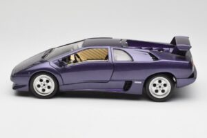 Lamborghini Diablo Morado Maisto 1:18 3028 Metal - imagen 4 de 8