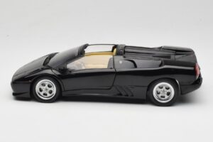 Lamborghini Diablo Roadster Negro AUTOart 1:18 70093-R1 Metal - imagen 5 de 10