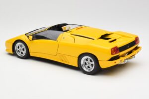 Lamborghini Diablo Roadster Amarillo AUTOart 1:18 70092 Metal - imagen 7 de 8