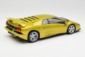 Lamborghini Diablo SE30 Anniversary Edition Amarillo Spyder AUTOart 1:18 79157 Metal - imagen 3 de 8