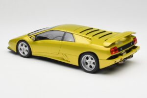 Lamborghini Diablo SE30 Anniversary Edition Amarillo Spyder AUTOart 1:18 79157 Metal - imagen 7 de 8